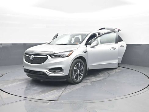 Used 2021 Buick Enclave Essence w/ Sport Touring Edition image 4