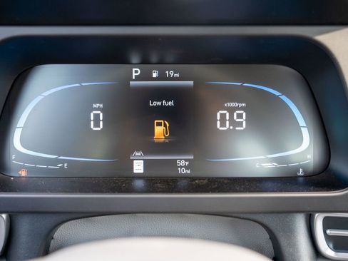 New 2025 Hyundai Elantra Sport image 24