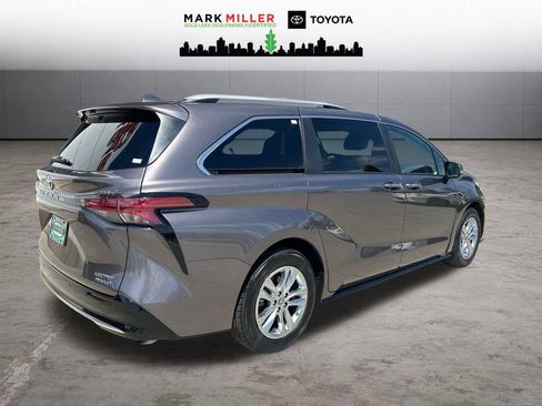 Certified 2023 Toyota Sienna Limited AWD/4WD image 6
