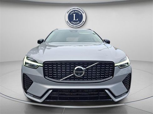 Certified 2025 Volvo XC60 B5 Plus image 2