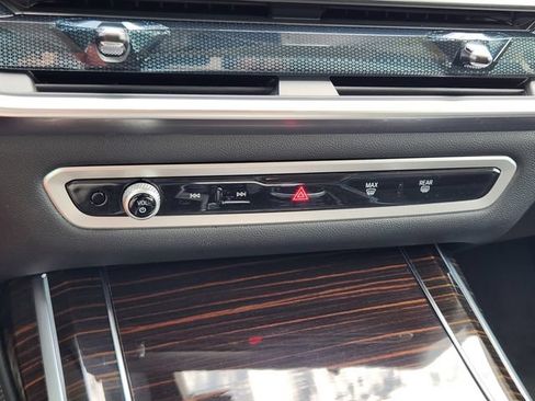 Used 2025 BMW X7 xDrive40i AWD/4WD image 19