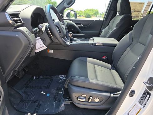 New 2026 Lexus LX 600 4WD w/ Luxury Package image 24