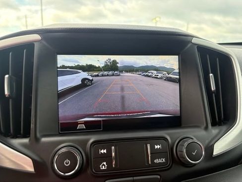 Used 2023 GMC Terrain SLT FWD image 5