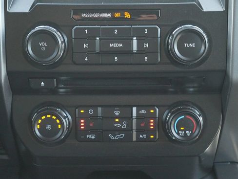 Used 2017 Ford F150 XLT w/ Equipment Group 302A Luxury AWD/4WD image 23