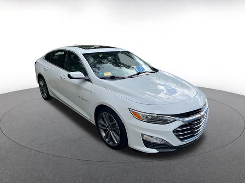 Used 2024 Chevrolet Malibu LT image 1