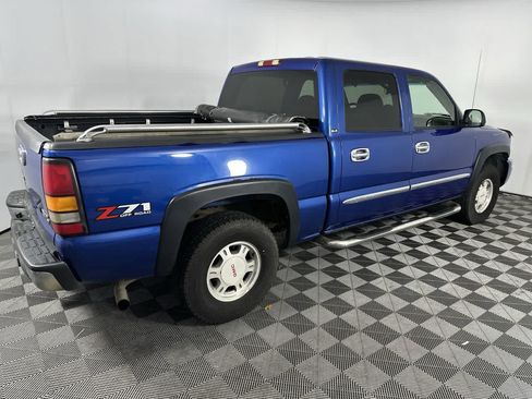 Used 2004 GMC Sierra 1500 SLE w/ Off-Road Package AWD/4WD image 8