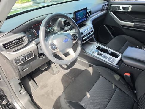 Used 2024 Ford Explorer XLT image 18