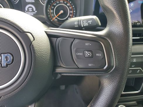 Used 2024 Jeep Gladiator Sport image 21