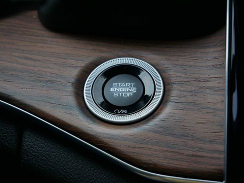 Certified 2022 Jeep Grand Cherokee L Summit w/ Advanced Protech Group IV image 68