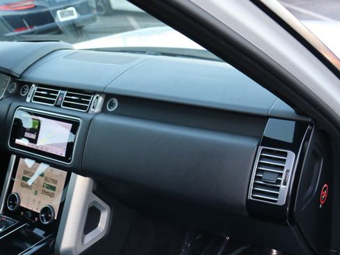 Used 2018 Land Rover Range Rover HSE image 47