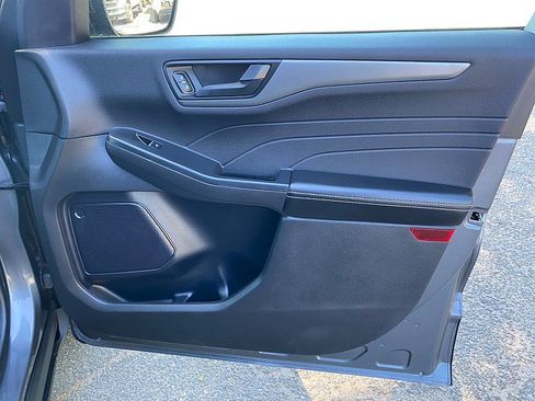 Certified 2023 Ford Escape Active AWD/4WD image 32