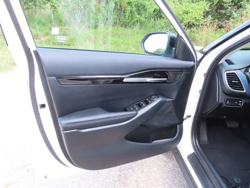Certified 2023 Kia Seltos S w/ Navigation Package AWD/4WD image 29