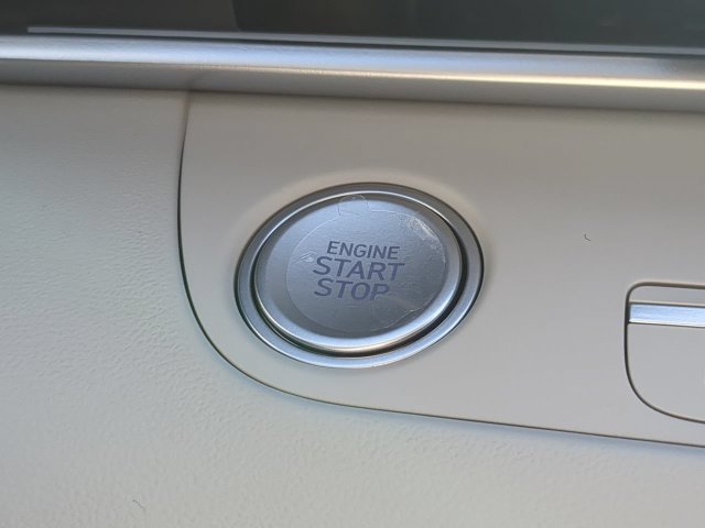 Used 2025 Hyundai Elantra Limited FWD image 27