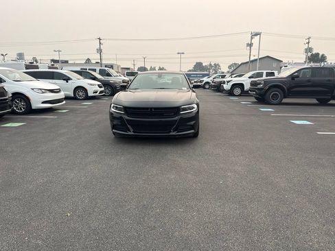 Used 2022 Dodge Charger SXT w/ Blacktop Package RWD image 5