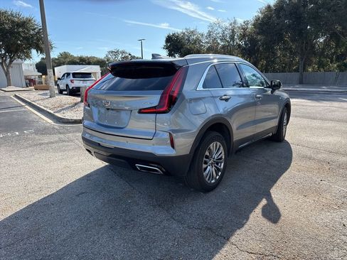 Used 2024 Cadillac XT4 Premium Luxury image 5