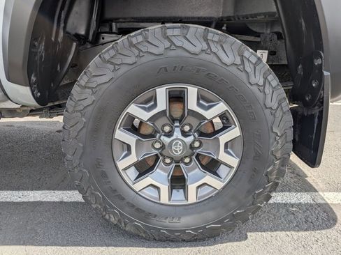 Used 2021 Toyota Tacoma TRD Off-Road w/ Technology Package image 28