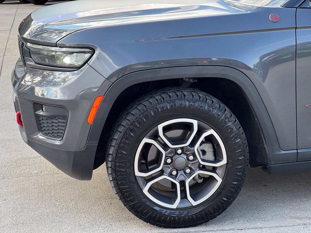 Used 2022 Jeep Grand Cherokee Trailhawk AWD/4WD image 25