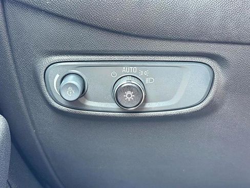 Used 2024 Chevrolet Equinox LT AWD/4WD image 37