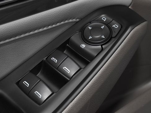 Used 2020 Chevrolet Traverse LT w/ LPO, Floor Liner Package image 13