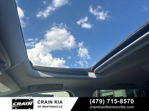 Used 2015 GMC Yukon Denali w/ Premium Package AWD/4WD image 22