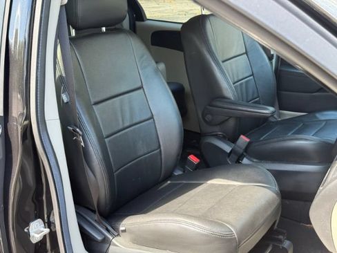 Used 2017 Dodge Grand Caravan SE w/ Power Window Group FWD image 15