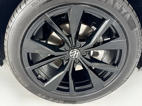 Used 2024 Volkswagen Atlas Cross Sport SEL Premium R-Line AWD/4WD image 31