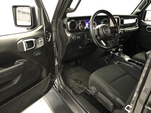 Used 2022 Jeep Wrangler Unlimited Sport image 9