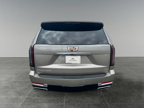 Certified 2025 Cadillac Escalade ESV Premium Luxury Platinum AWD/4WD image 13