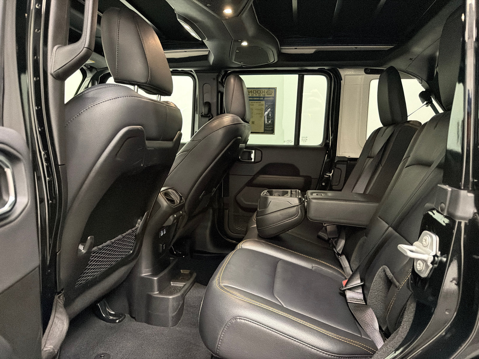 Used 2025 Jeep Wrangler Unlimited Sahara AWD/4WD image 20