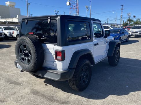 Used 2018 Jeep Wrangler Sport image 9