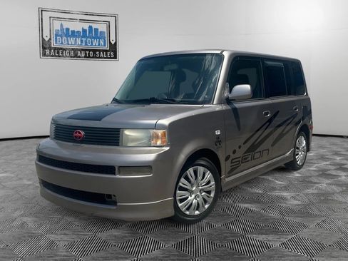 Used 2006 Scion xB image 2