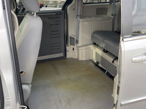 Used 2010 Chrysler Town & Country Touring w/ Trailer Tow Group image 28