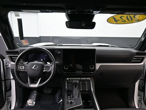 Used 2024 Lexus GX 550 AWD/4WD image 9