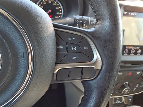 Used 2018 Jeep Renegade Limited w/ UConnect 8.4 Nav Group image 23