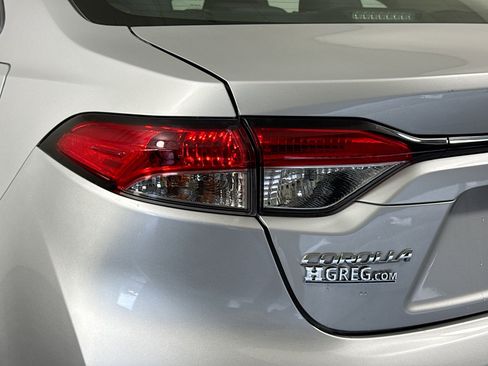 Used 2022 Toyota Corolla LE FWD image 35
