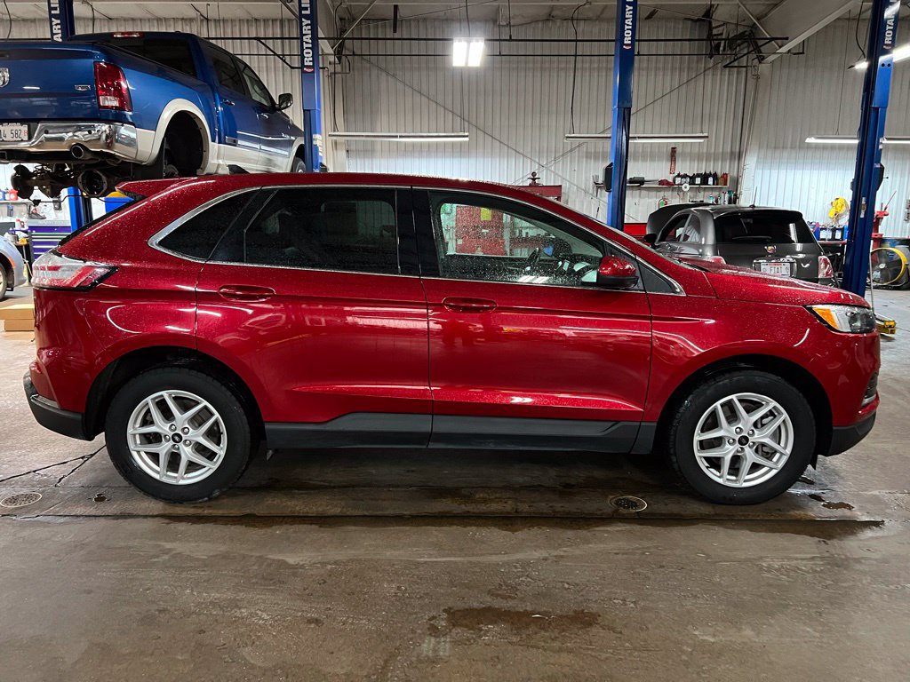 Used 2024 Ford Edge SEL AWD/4WD image 8