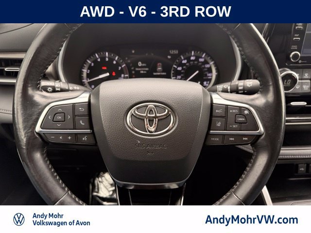 Used 2021 Toyota Highlander XLE AWD/4WD image 20