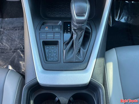 Certified 2020 Toyota RAV4 XLE Premium FWD image 30
