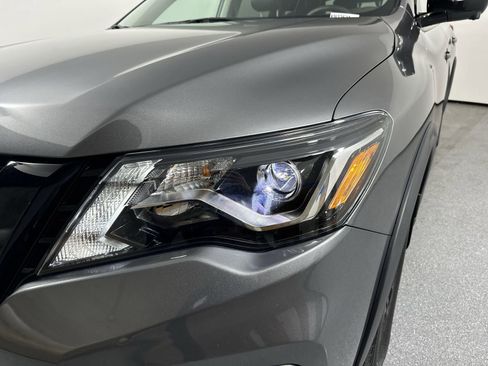 Used 2020 Nissan Pathfinder SL image 30