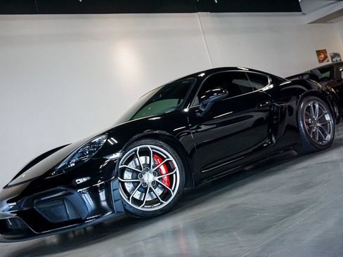 Used 2020 Porsche 718 Cayman GT4 RWD image 72