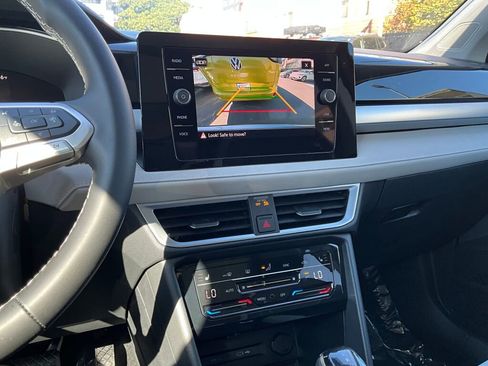 New 2025 Volkswagen Taos SE image 17
