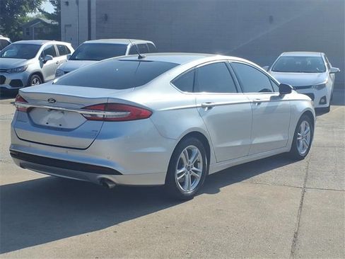Used 2018 Ford Fusion SE image 24