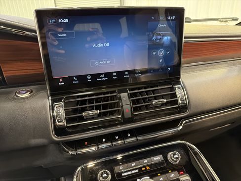 Used 2022 Lincoln Navigator 4WD image 19
