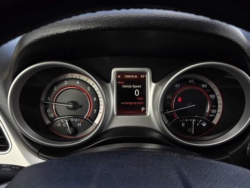 Used 2018 Dodge Journey SE w/ Popular Equipment Group image 2