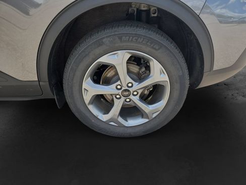 Used 2025 Ford Escape ST-Line AWD/4WD image 13