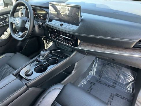 New 2026 Nissan Rogue Platinum w/ Platinum Premium Package image 11