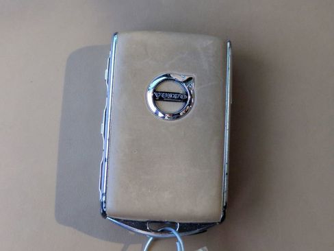 Used 2017 Volvo XC90 T8 Inscription w/ Vision Package image 32