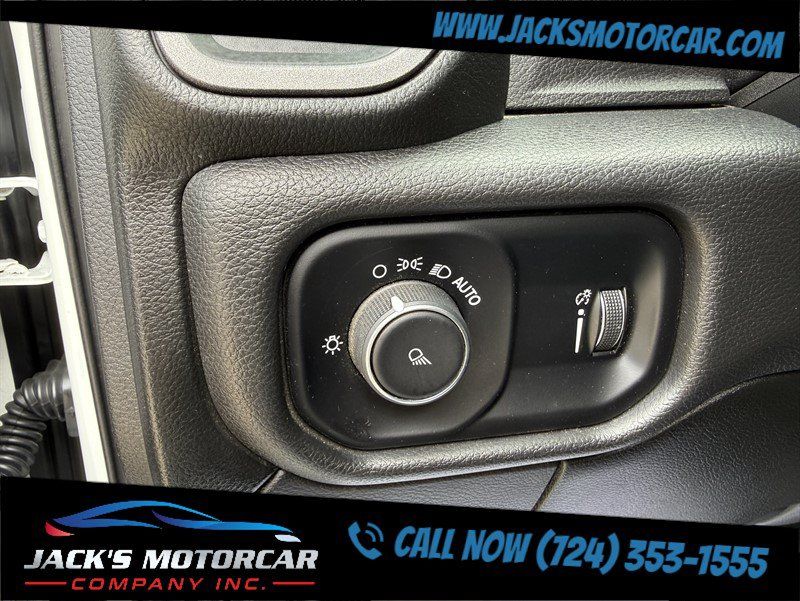 Used 2024 RAM 3500 Tradesman w/ Chrome Appearance Group AWD/4WD image 34
