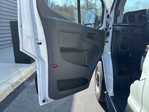 New 2026 Ford Transit 250 148 Medium Roof image 23