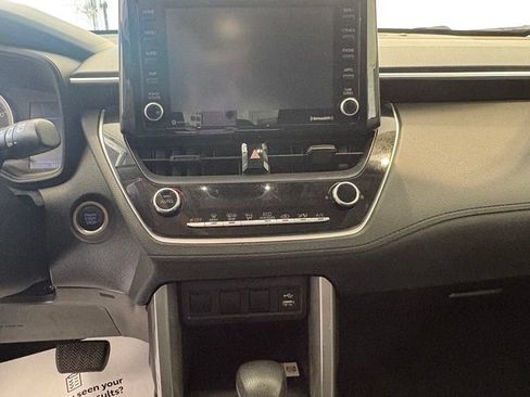 Used 2022 Toyota Corolla Cross LE w/ Moonroof Package AWD/4WD image 23